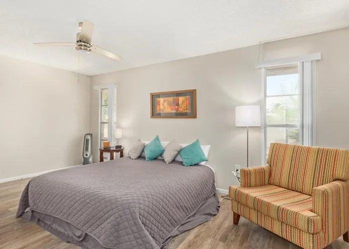 Eclectic Hideaway I 3br, Ensuites, Fenced, Sunsets