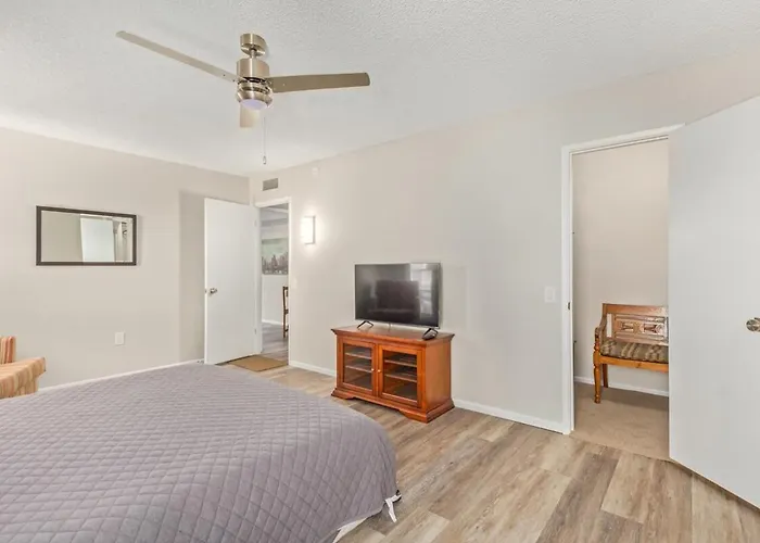 Holiday home Eclectic Hideaway I 3br, Ensuites, Fenced, Sunsets *