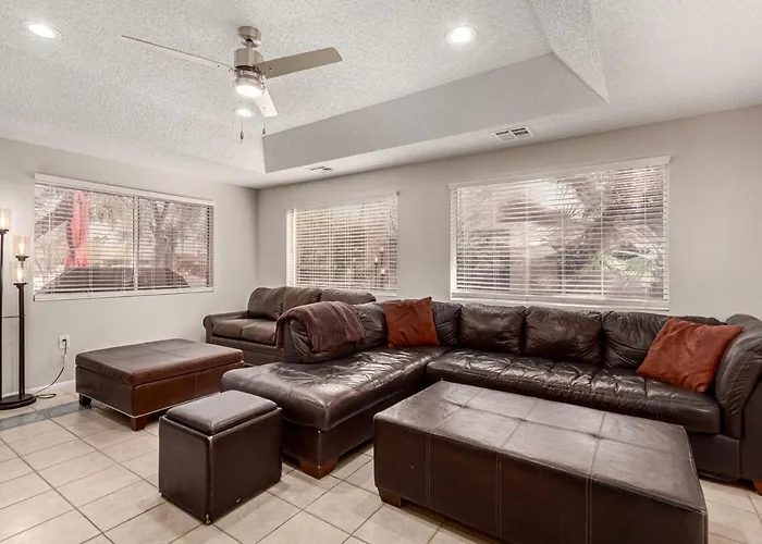 Holiday home Eclectic Hideaway I 3br, Ensuites, Fenced, Sunsets *