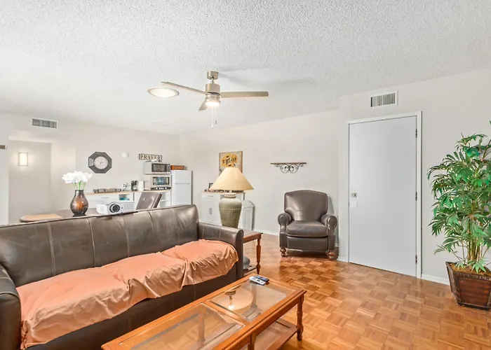 Eclectic Hideaway I 3br, Ensuites, Fenced, Sunsets Holiday home