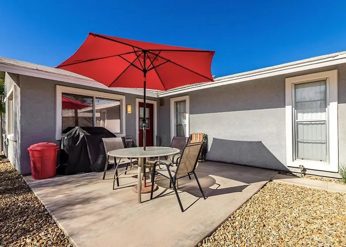 Holiday home Eclectic Hideaway I 3br, Ensuites, Fenced, Sunsets