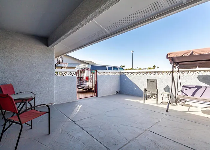Holiday home Eclectic Hideaway I 3br, Ensuites, Fenced, Sunsets *