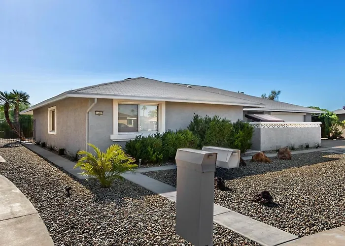 Eclectic Hideaway I 3br, Ensuites, Fenced, Sunsets Holiday home